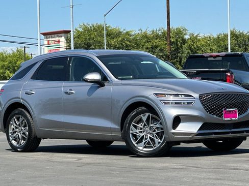 Used 2025 Genesis GV70 2.5T AWD/4WD image 2