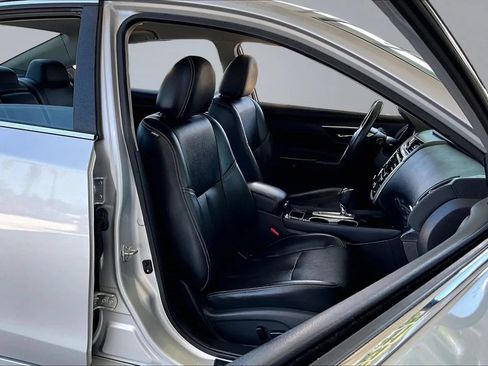 Used 2018 Nissan Altima 2.5 SL FWD image 25