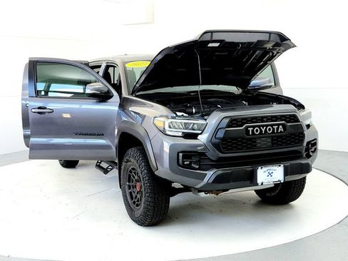 Certified 2022 Toyota Tacoma TRD Pro AWD/4WD image 9