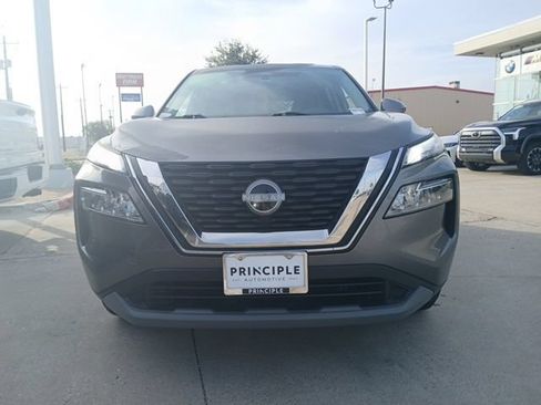 Used 2023 Nissan Rogue SV FWD image 4