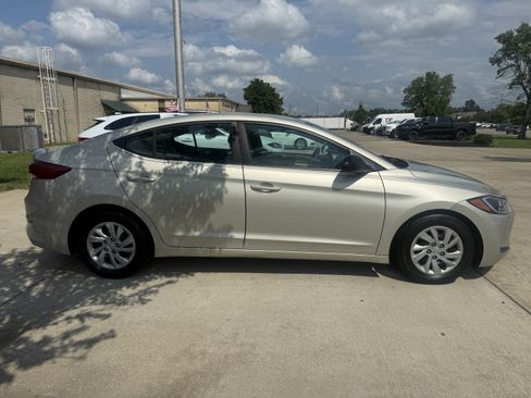 Used 2017 Hyundai Elantra SE FWD image 8
