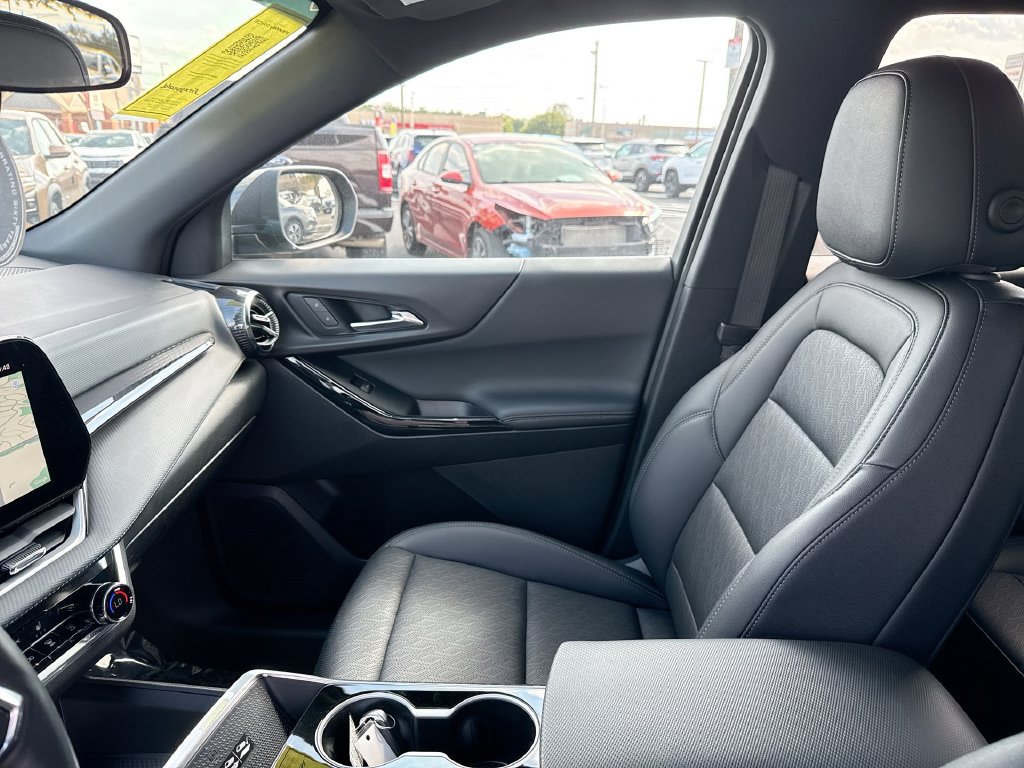 Used 2026 Chevrolet Equinox LT w/ Convenience Package II AWD/4WD image 3