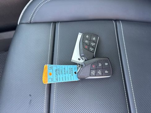 Used 2025 GMC Sierra EV Denali image 39