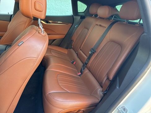 Certified 2022 Maserati Levante GT image 18