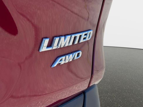 Certified 2022 Toyota RAV4 Limited AWD/4WD image 8