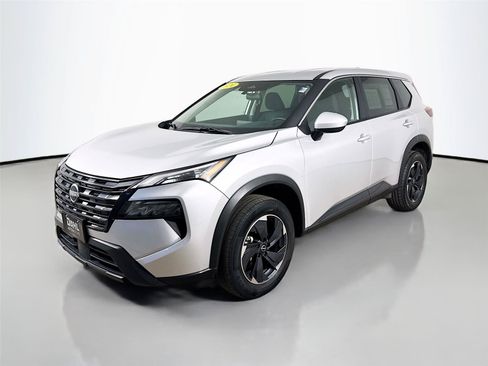 Used 2024 Nissan Rogue SV AWD/4WD image 4