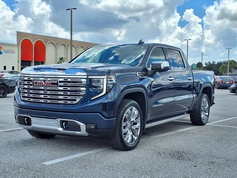 Used 2023 GMC Sierra 1500 Denali w/ Denali Reserve Package AWD/4WD image 3