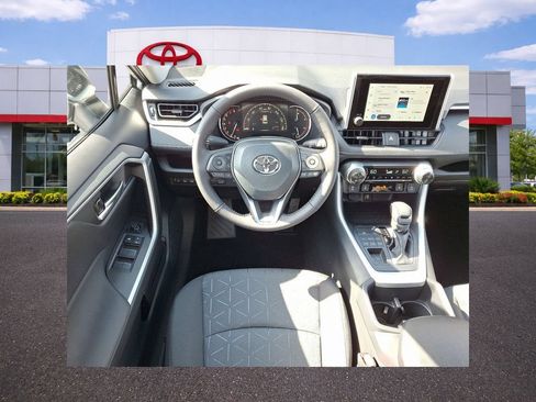 Used 2025 Toyota RAV4 XLE w/ Convenience Package AWD/4WD image 7