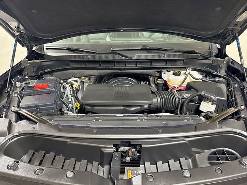Certified 2025 Chevrolet Suburban Premier AWD/4WD image 30