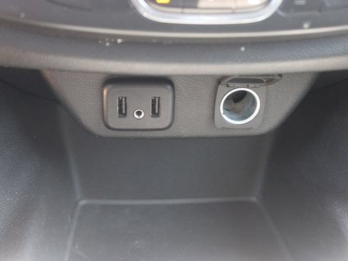 Used 2020 Chevrolet Traverse LT FWD image 48