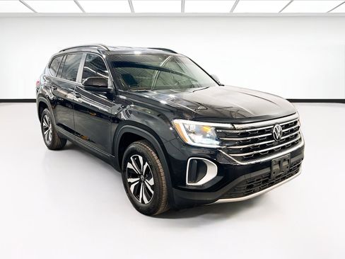 Used 2025 Volkswagen Atlas SE FWD image 3