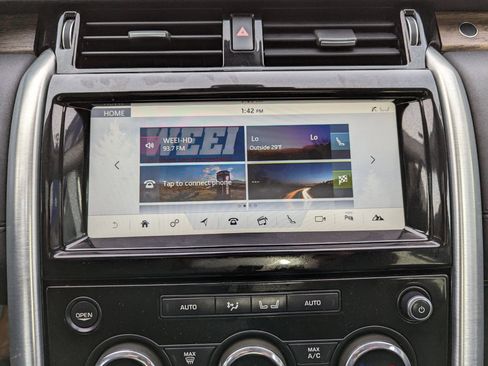 Used 2018 Land Rover Discovery HSE image 20