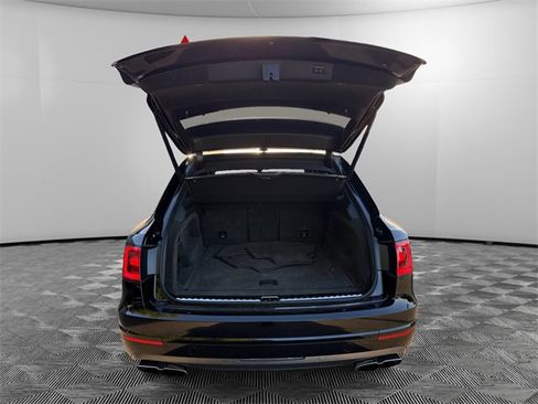 Used 2020 Bentley Bentayga image 9