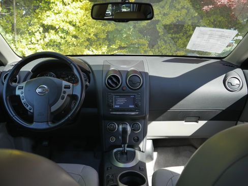 Used 2012 Nissan Rogue SL AWD/4WD image 8