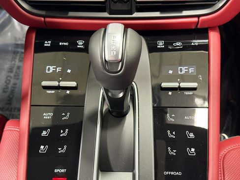 Certified 2026 Porsche Macan S AWD/4WD image 34