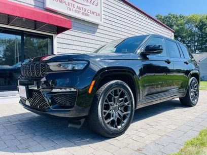 Used 2025 Jeep Grand Cherokee Summit w/ Obsidian Package