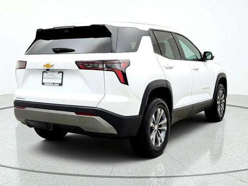 Used 2026 Chevrolet Equinox LT w/ Safety and Technology Package FWD image 5