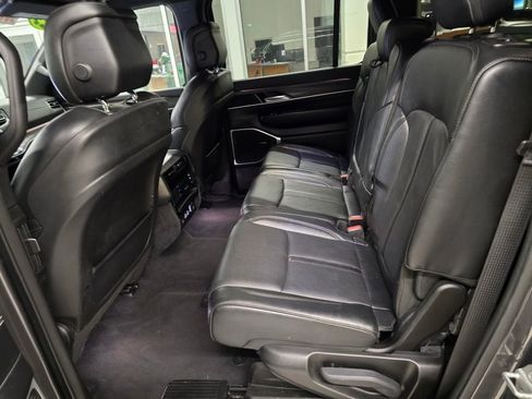 Used 2023 Jeep Wagoneer L Series III w/ Preferred Equipment Group image 34