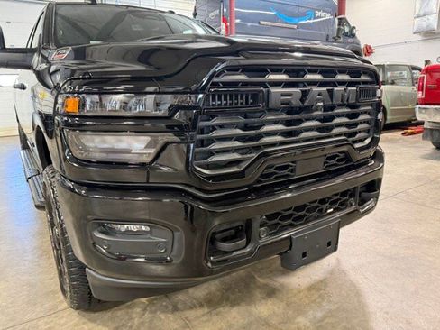 Used 2025 RAM 2500 Big Horn AWD/4WD image 2