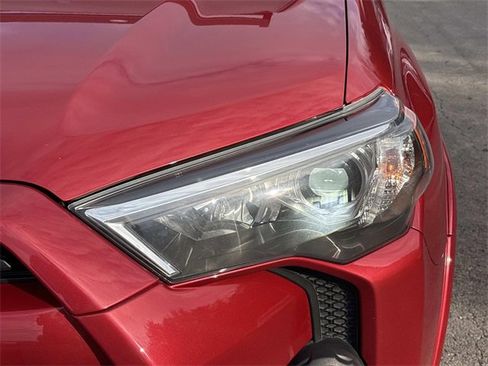 Used 2022 Toyota 4Runner SR5 image 10