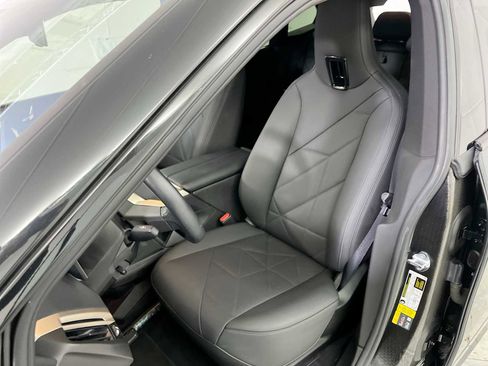 Used 2023 BMW iX xDrive50 w/ Sport Package image 13