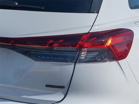 Used 2023 Audi Q4 e-tron Premium Plus w/ Premium Plus image 8