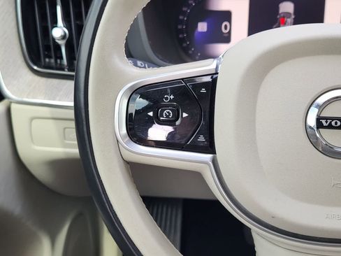 Used 2023 Volvo XC60 B5 Ultimate w/ Climate Package FWD image 27
