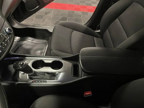 Used 2020 Chevrolet Malibu LT image 34