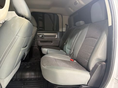 Used 2015 RAM 1500 Lone Star RWD image 10
