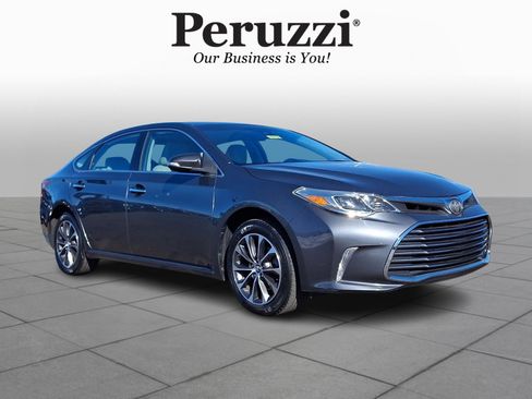 Used 2017 Toyota Avalon XLE image 1
