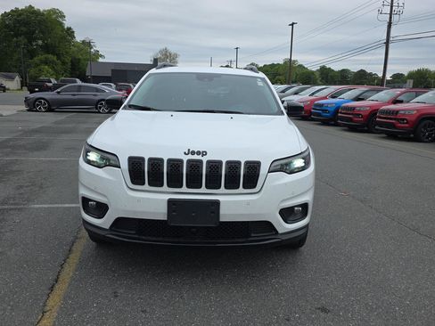 Used 2023 Jeep Cherokee Altitude Lux w/ Mopar Interior Package AWD/4WD image 2