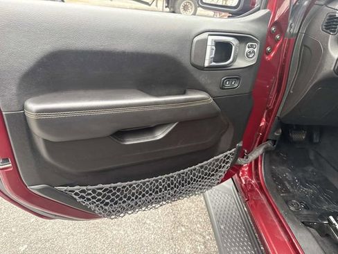 Used 2021 Jeep Gladiator Overland image 19