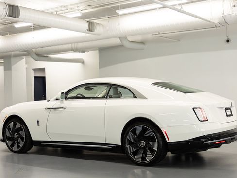 Certified 2024 Rolls-Royce Spectre w/ Spectre Launch Package AWD/4WD image 4