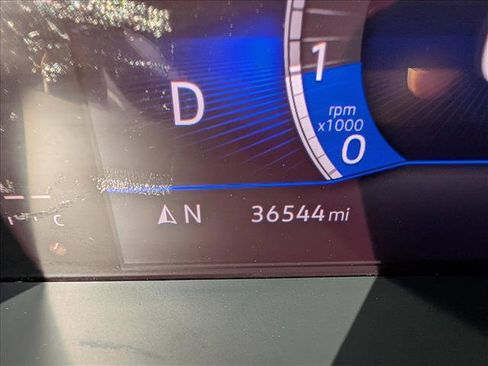 Used 2023 Volkswagen Taos SE w/ Panoramic Sunroof Package image 39