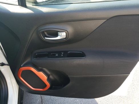 Used 2018 Jeep Renegade Sport w/ Power & Air Group image 17