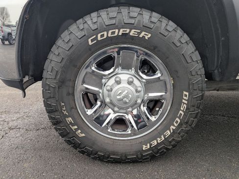 Used 2018 RAM 2500 Tradesman w/ Chrome Appearance Group image 10