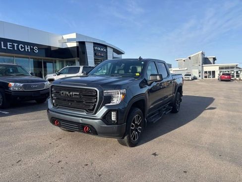 Used 2020 GMC Sierra 1500 AT4 w/ AT4 Premium Package image 3