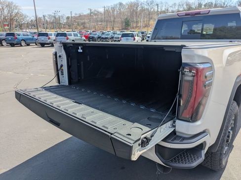 New 2026 GMC Sierra 3500 AT4 w/ AT4 Premium Plus Package AWD/4WD image 33