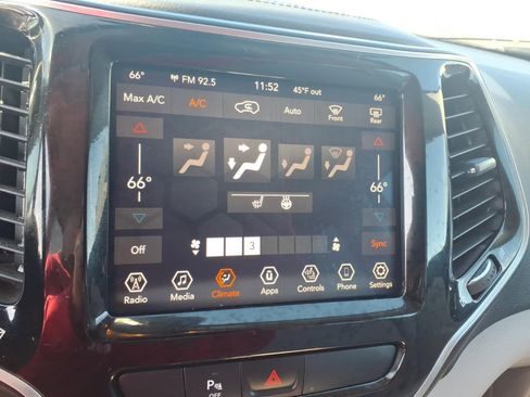 Used 2020 Jeep Cherokee Limited image 14