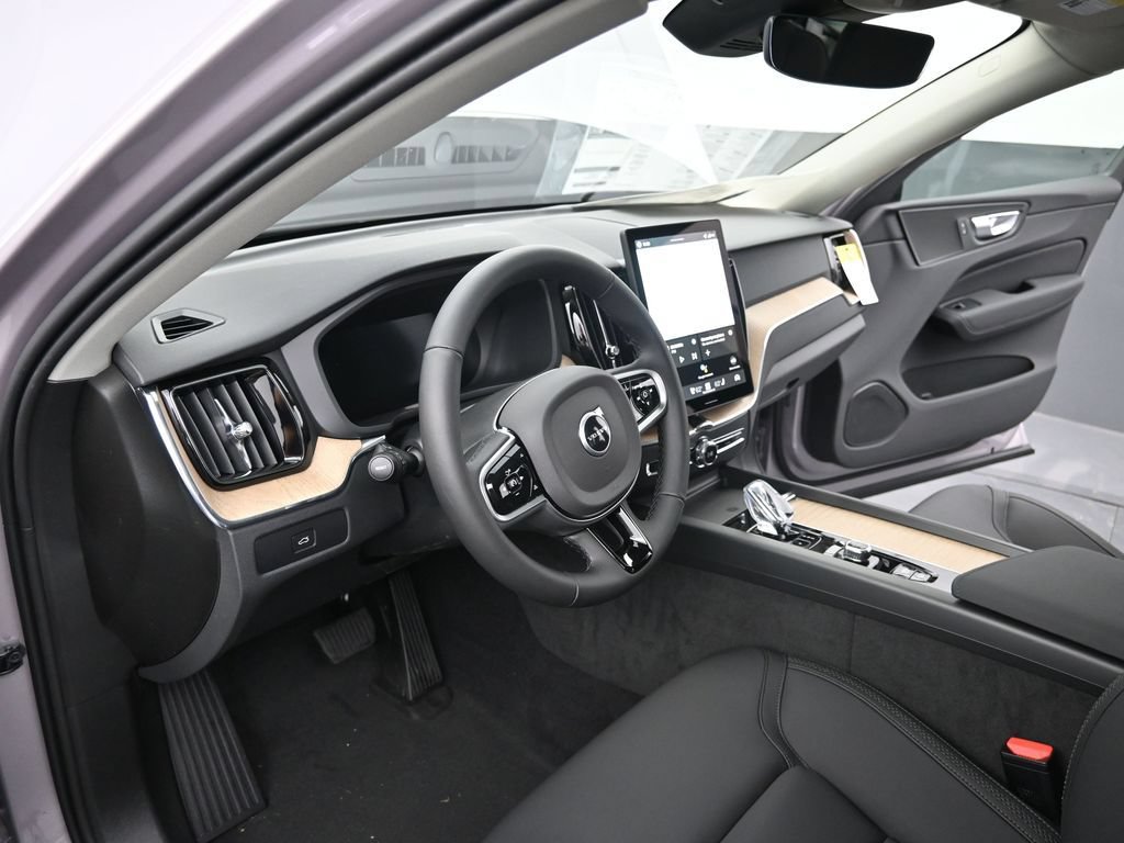 Used 2026 Volvo XC60 B5 Core w/ Climate Package AWD/4WD image 14