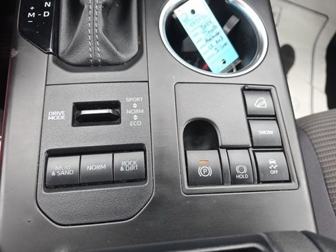 Certified 2024 Toyota Highlander LE image 22