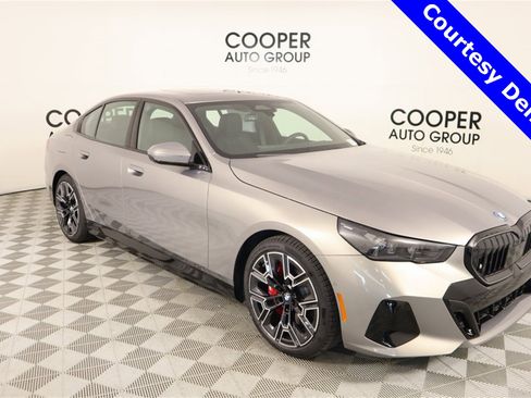 New 2025 BMW i5 xDrive40 w/ M Sport Package image 1