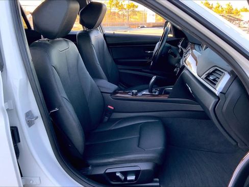 Used 2018 BMW 320i Sedan image 9