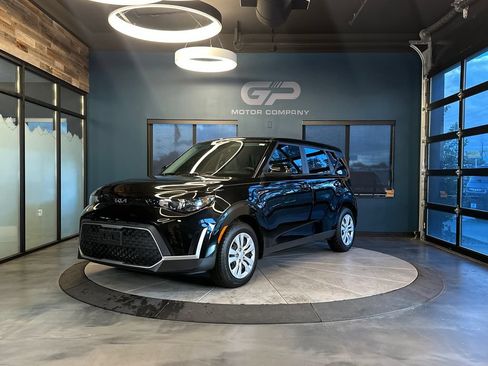 Used 2023 Kia Soul LX FWD image 7