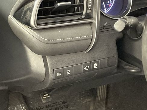 Used 2020 Toyota Camry SE FWD image 13