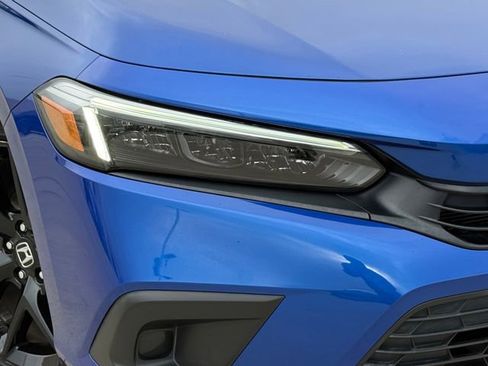 Used 2022 Honda Civic Sport image 2