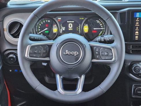 Certified 2025 Jeep Wrangler Unlimited Sahara AWD/4WD image 27