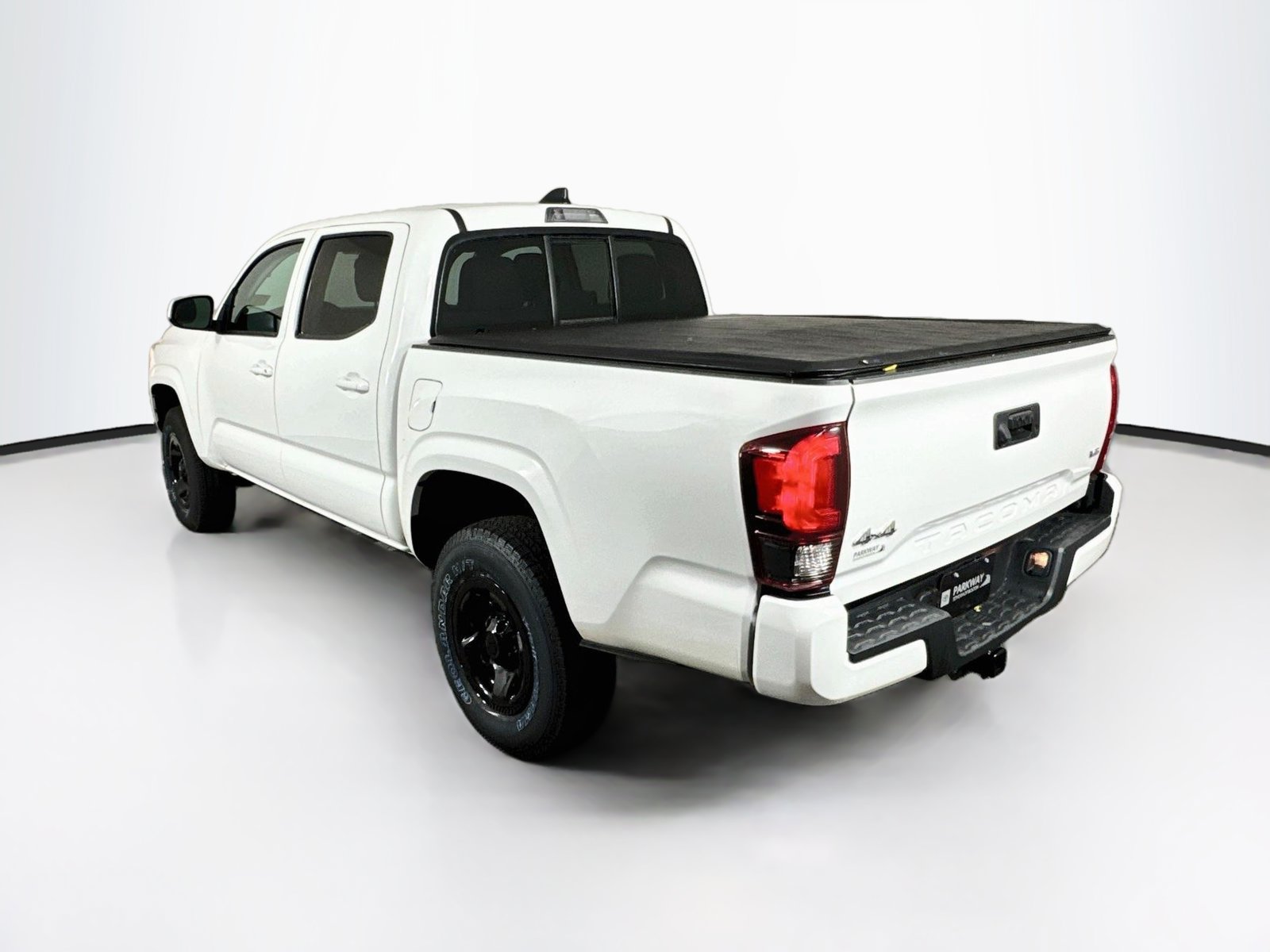 Certified 2023 Toyota Tacoma SR AWD/4WD image 5