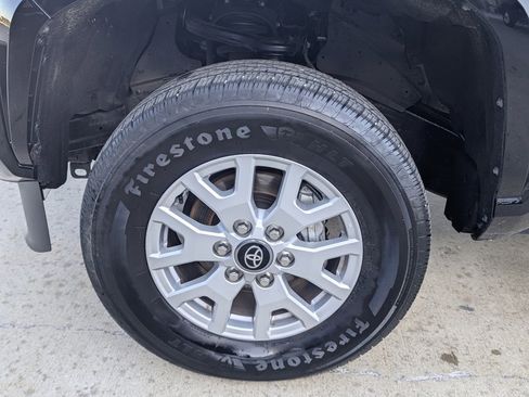 Used 2025 Toyota Tacoma SR image 18