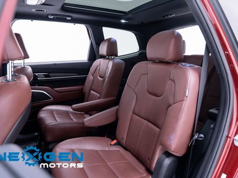 Used 2024 Kia Telluride SX image 45